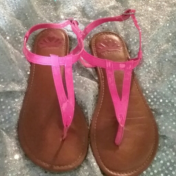 Pink fergalicious sandals - Picture 2 of 3